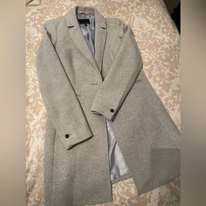 ⭐️⭐️⭐️ EXCELLENT condition light gray wool Banana Republic coat size small